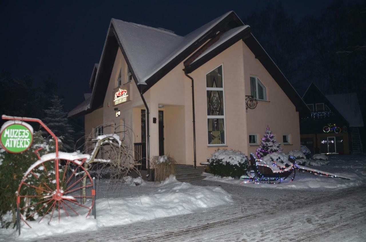 Classic Car Museum Apartment Riga Exterior photo
